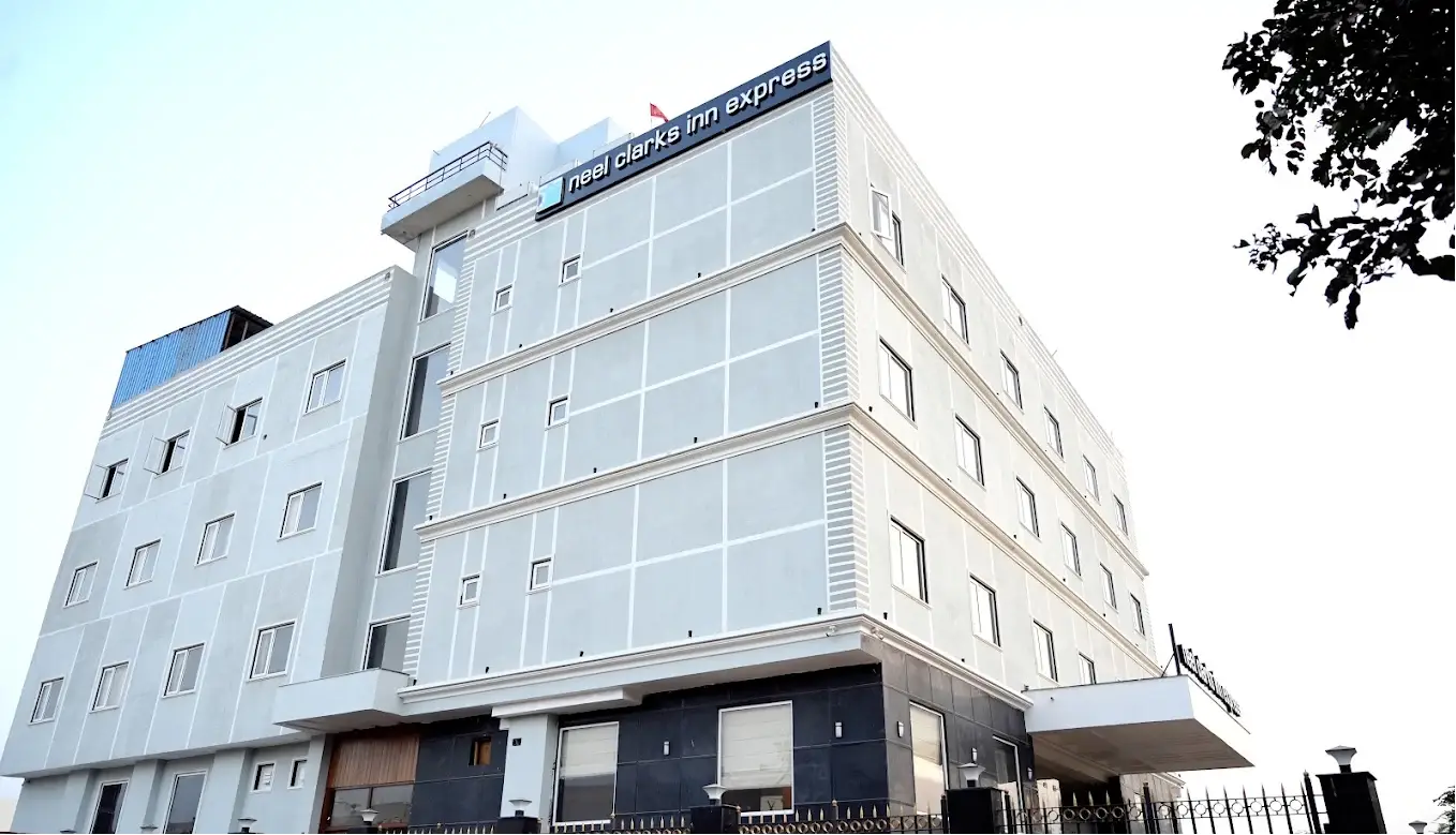 Neel Clarks Inn Express Agra